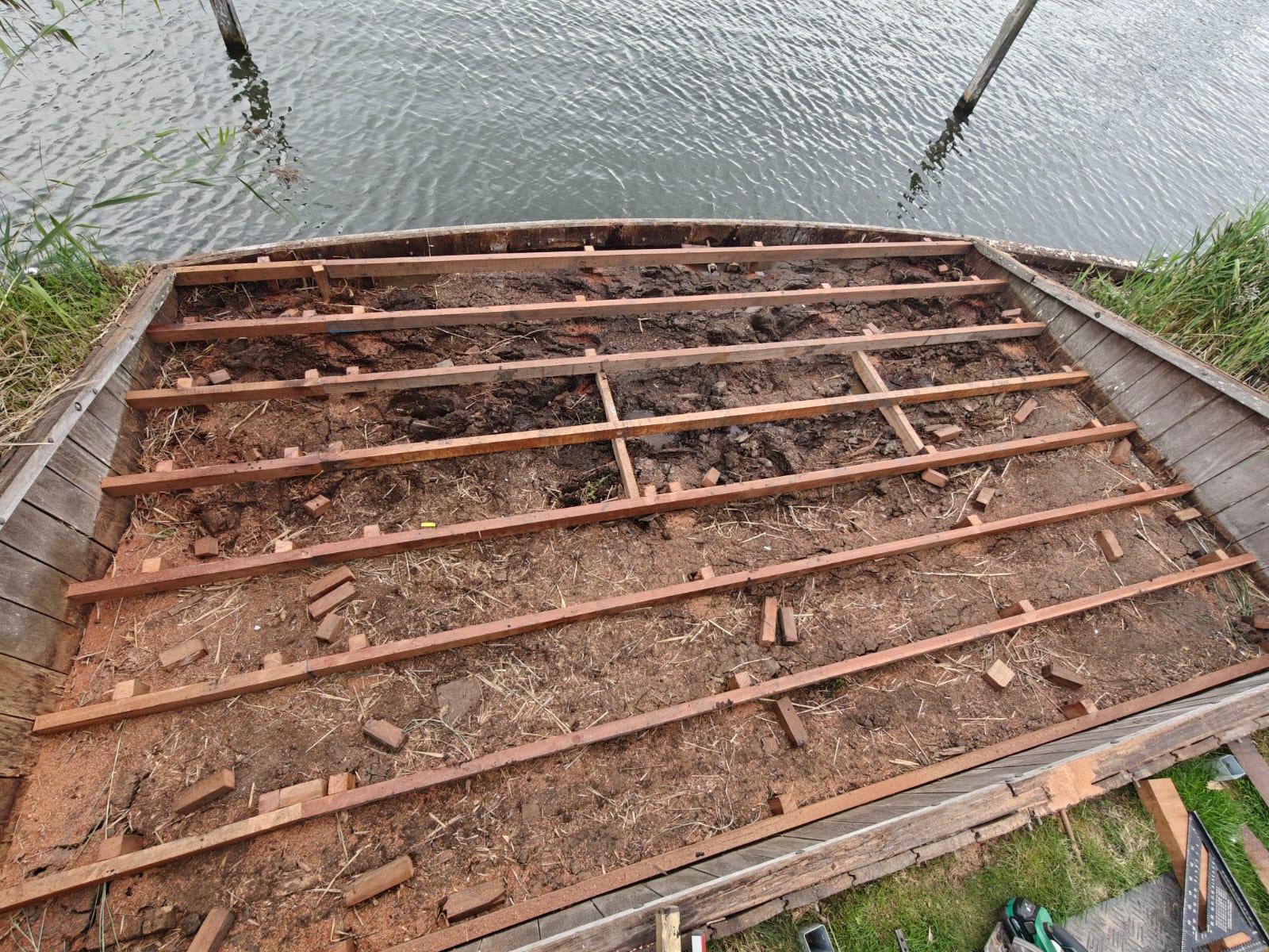 Vlonder vernieuwd aan het water — foto 3